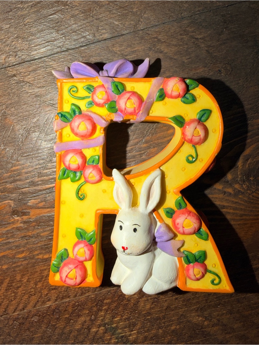 VTG 1999 Mary Engelbreit Resin Alphabet Letter R Figurine Rabbit Ribbon Roses